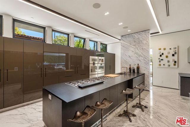809 N Rexford Drive, Beverly Hills, CA 90210