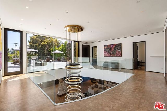 809 N Rexford Drive, Beverly Hills, CA 90210