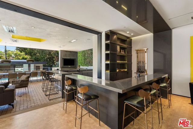 809 N Rexford Drive, Beverly Hills, CA 90210