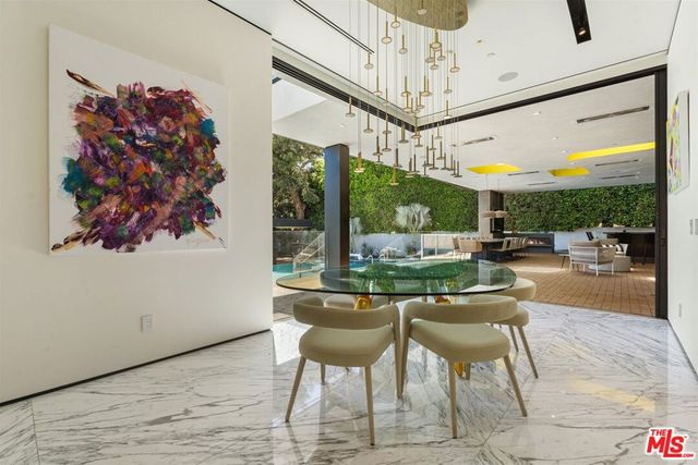 809 N Rexford Drive, Beverly Hills, CA 90210