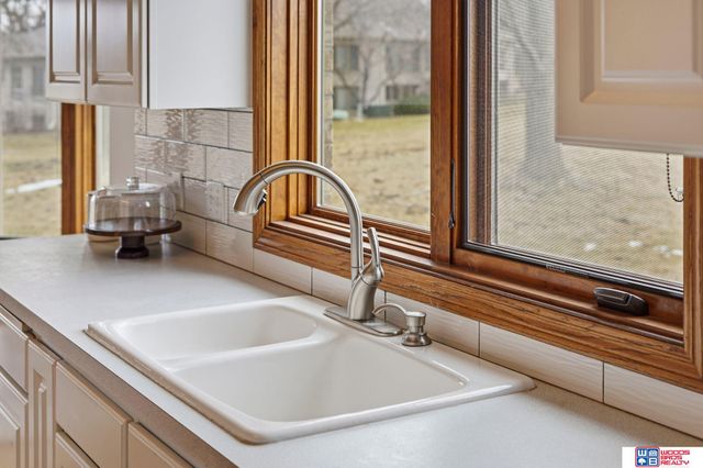 9134 Pioneer Court, Lincoln, NE 68520