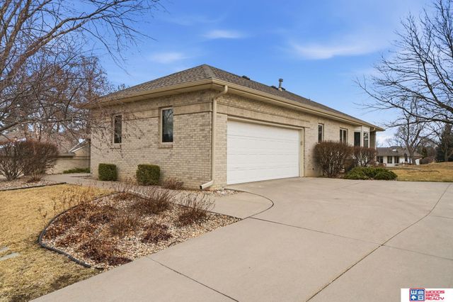 9134 Pioneer Court, Lincoln, NE 68520
