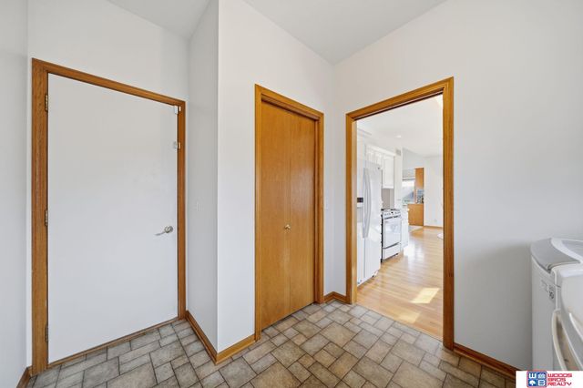 9134 Pioneer Court, Lincoln, NE 68520