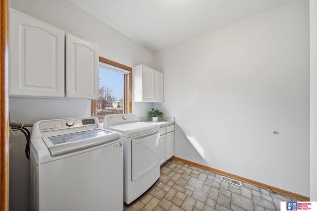 9134 Pioneer Court, Lincoln, NE 68520