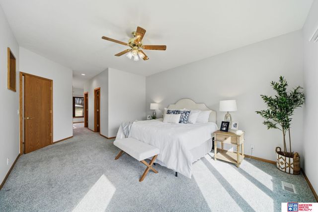 9134 Pioneer Court, Lincoln, NE 68520