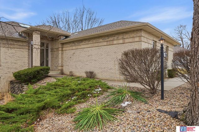 9134 Pioneer Court, Lincoln, NE 68520
