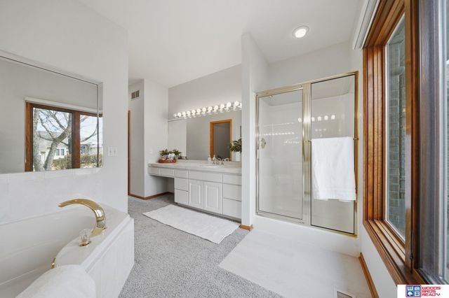 9134 Pioneer Court, Lincoln, NE 68520