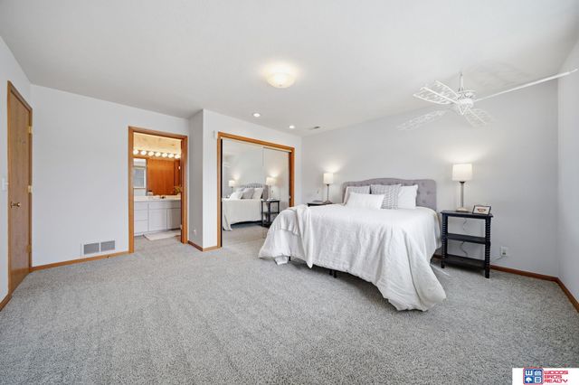 9134 Pioneer Court, Lincoln, NE 68520