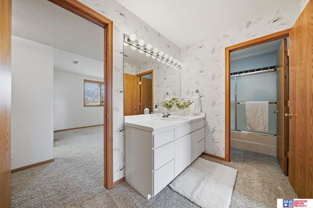 9134 Pioneer Court, Lincoln, NE 68520