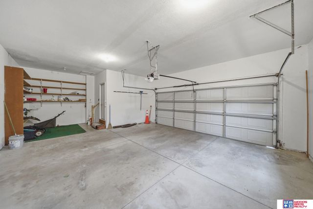 9134 Pioneer Court, Lincoln, NE 68520