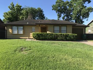 5622 Southbrook Drive, Houston, TX 77033