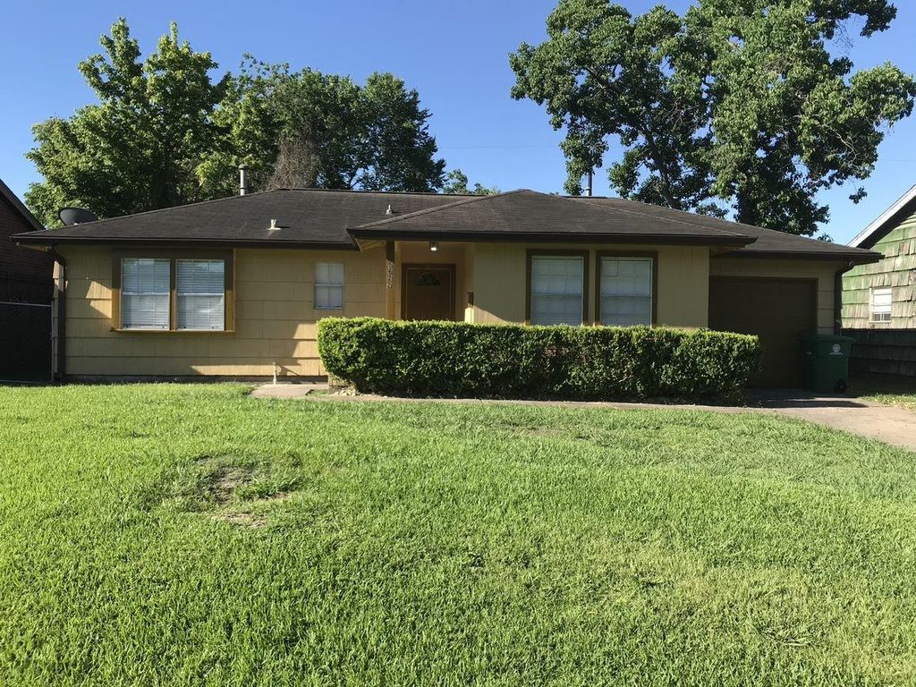 5622 Southbrook Drive, Houston, TX 77033