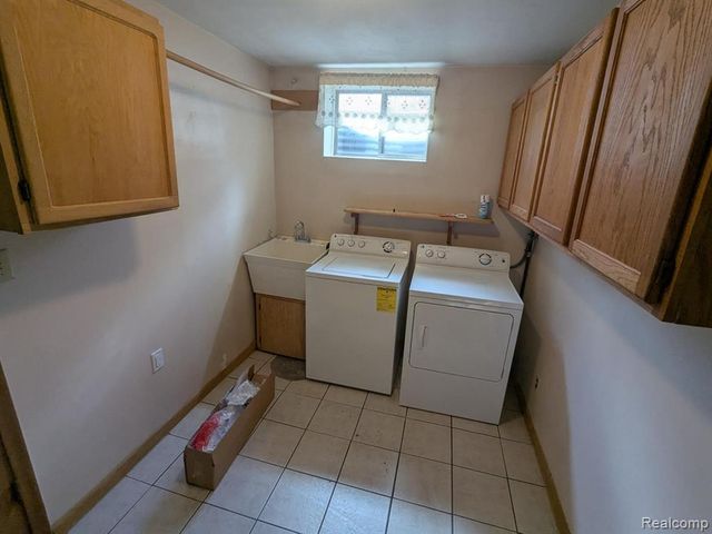 5155 Greenview, Clarkston, MI 48348