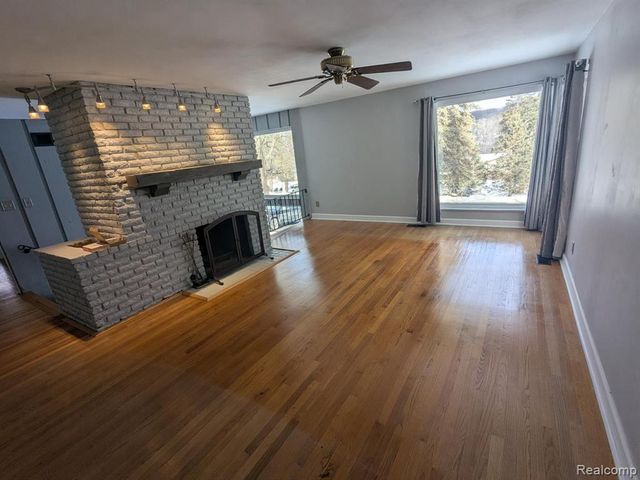 5155 Greenview, Clarkston, MI 48348