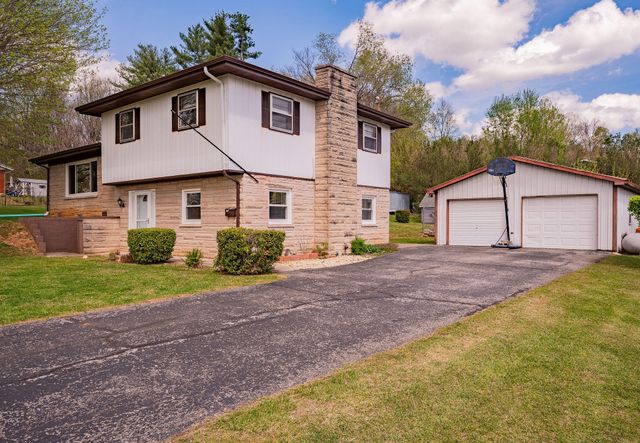 360 Hickory Hill Drive, Monticello, KY 42633