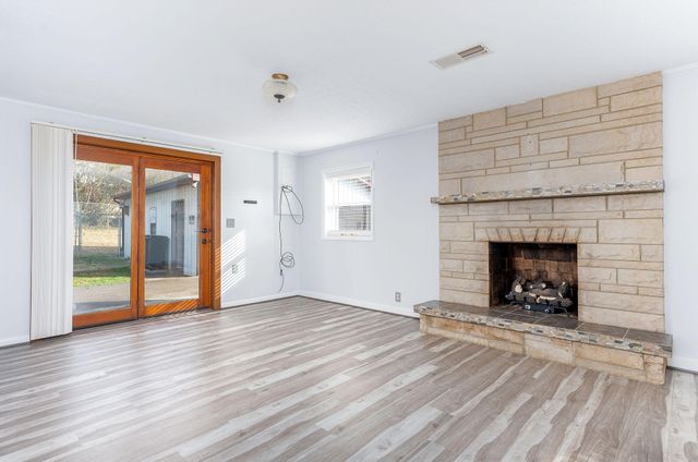 360 Hickory Hill Drive, Monticello, KY 42633