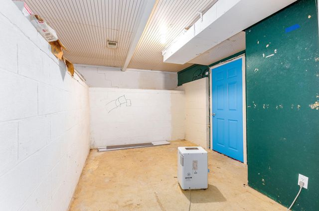 360 Hickory Hill Drive, Monticello, KY 42633