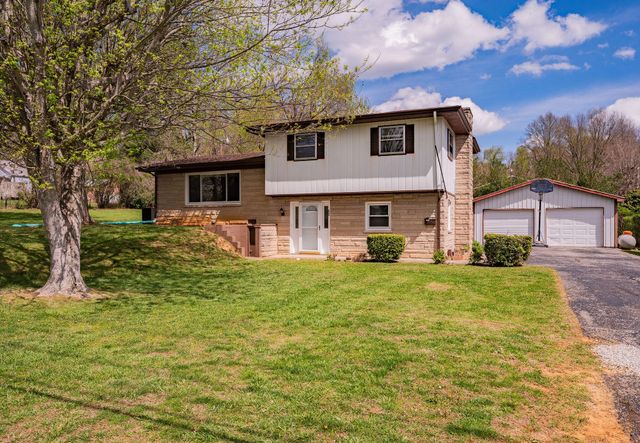 360 Hickory Hill Drive, Monticello, KY 42633
