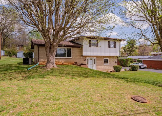 360 Hickory Hill Drive, Monticello, KY 42633