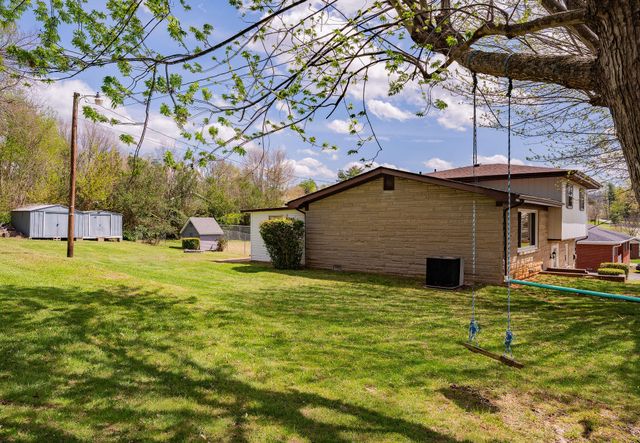 360 Hickory Hill Drive, Monticello, KY 42633