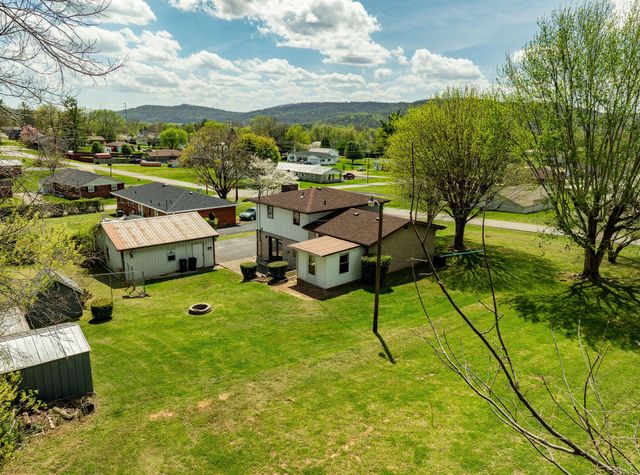 360 Hickory Hill Drive, Monticello, KY 42633