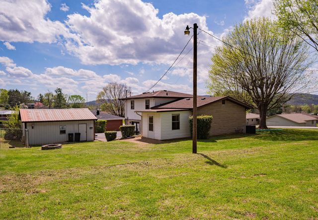 360 Hickory Hill Drive, Monticello, KY 42633