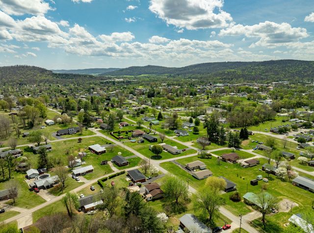360 Hickory Hill Drive, Monticello, KY 42633
