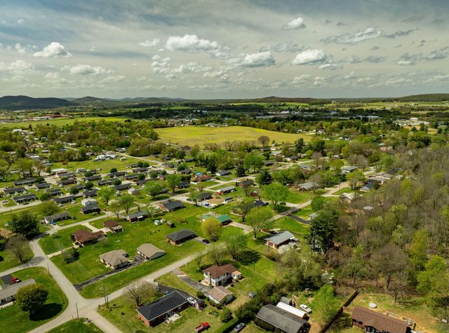 360 Hickory Hill Drive, Monticello, KY 42633