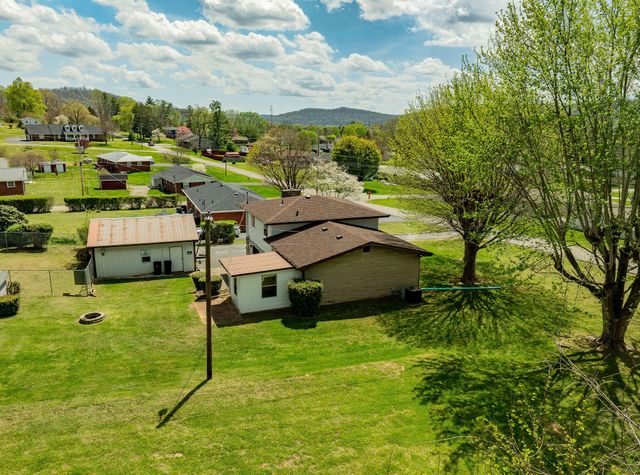 360 Hickory Hill Drive, Monticello, KY 42633