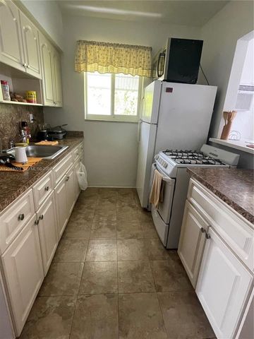 1000 Biarritz Dr 3, Miami Beach, FL 33141