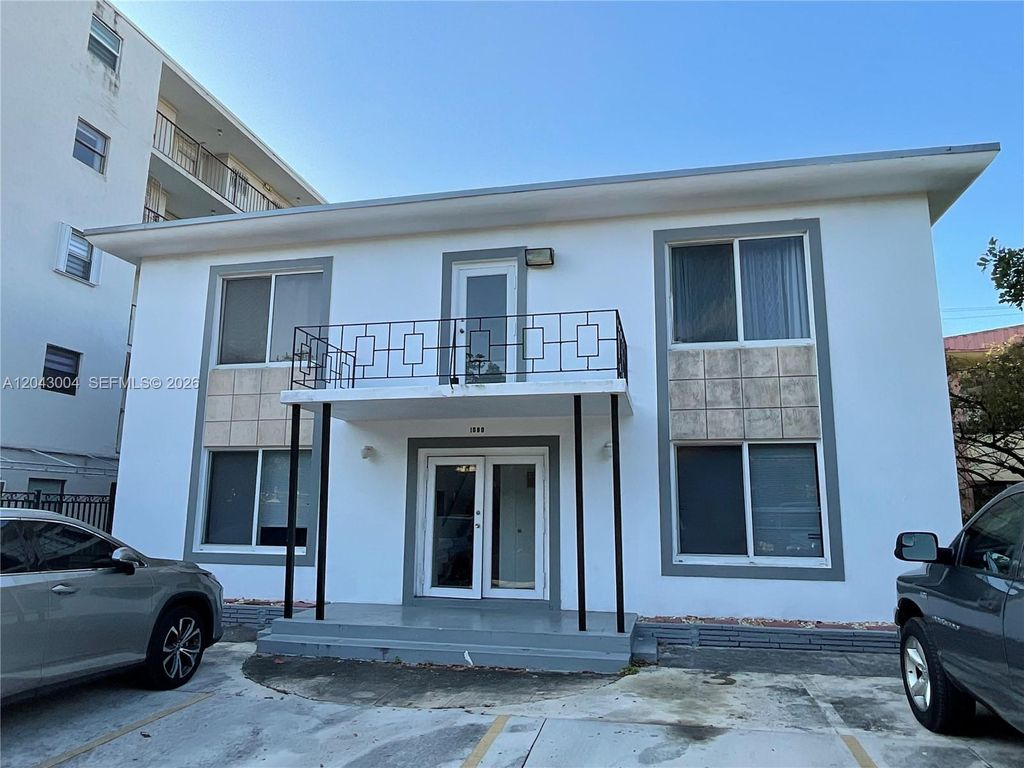 1000 Biarritz Dr 3, Miami Beach, FL 33141