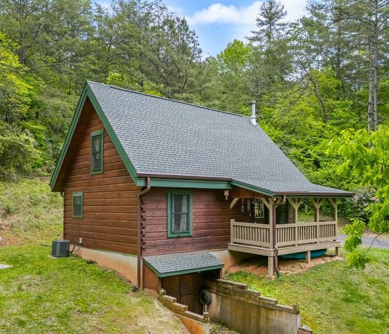 1374 Long Branch Road, Marble, NC 28905