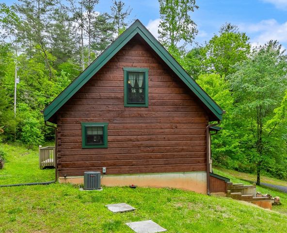 1374 Long Branch Road, Marble, NC 28905