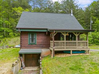 1374 Long Branch Road, Marble, NC 28905