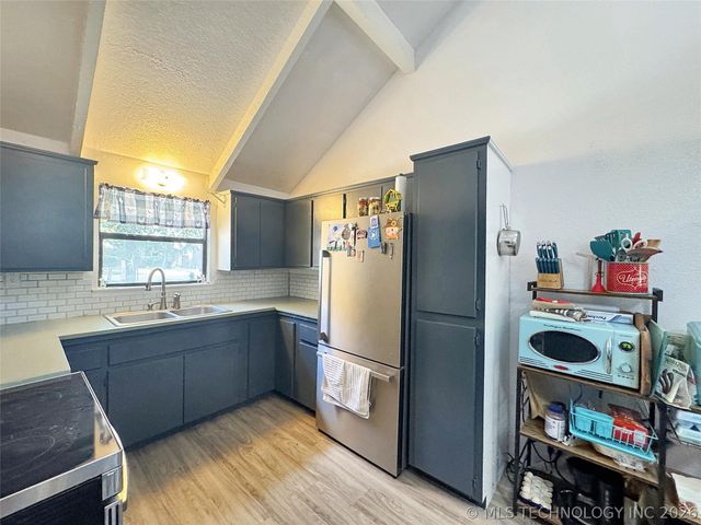 105 Summit Ridge Drive, Tahlequah, OK 74464