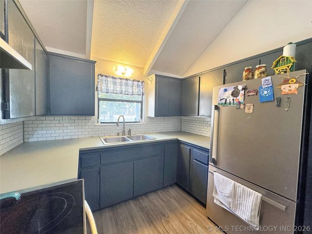 105 Summit Ridge Drive, Tahlequah, OK 74464