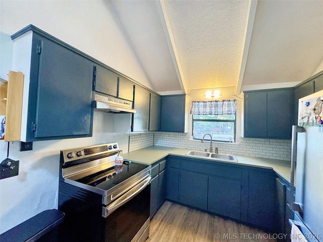 105 Summit Ridge Drive, Tahlequah, OK 74464