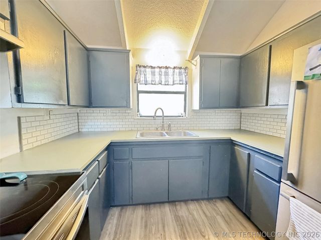 105 Summit Ridge Drive, Tahlequah, OK 74464