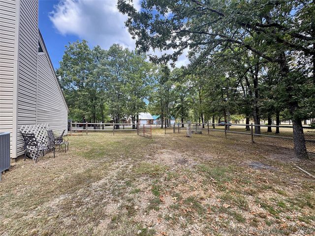 105 Summit Ridge Drive, Tahlequah, OK 74464