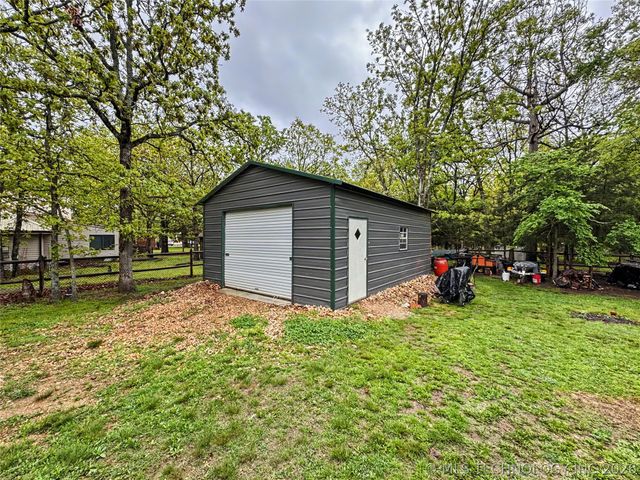 105 Summit Ridge Drive, Tahlequah, OK 74464