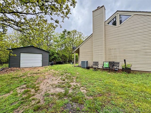 105 Summit Ridge Drive, Tahlequah, OK 74464