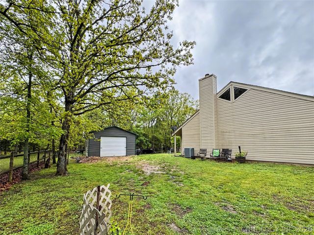 105 Summit Ridge Drive, Tahlequah, OK 74464