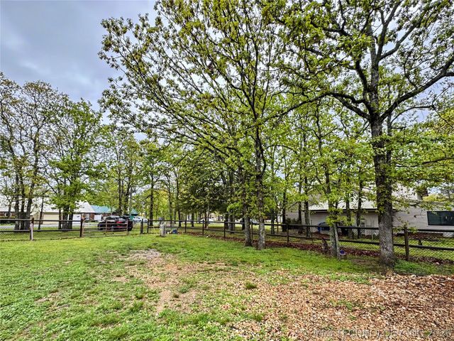 105 Summit Ridge Drive, Tahlequah, OK 74464