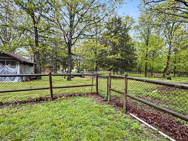 105 Summit Ridge Drive, Tahlequah, OK 74464
