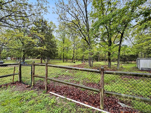 105 Summit Ridge Drive, Tahlequah, OK 74464