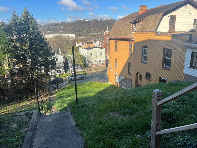 153 Locust St, Ambridge, PA 15003