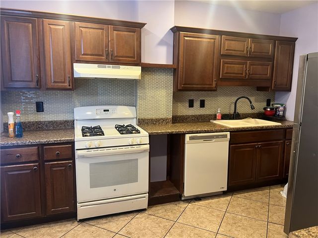 153 Locust St, Ambridge, PA 15003