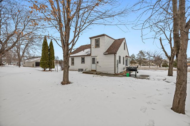 960 Jefferson Street SE, Hutchinson, MN 55350