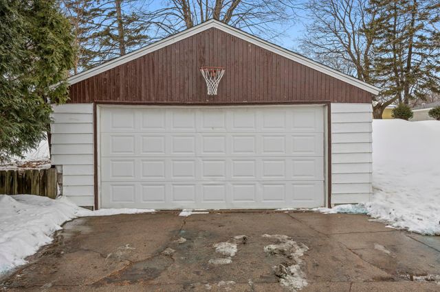 960 Jefferson Street SE, Hutchinson, MN 55350