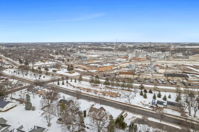 960 Jefferson Street SE, Hutchinson, MN 55350